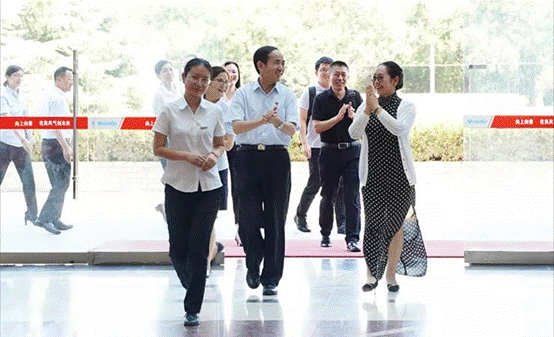 荣程主席张荣华：yl23411永利是一家用心、用情做事的企业！