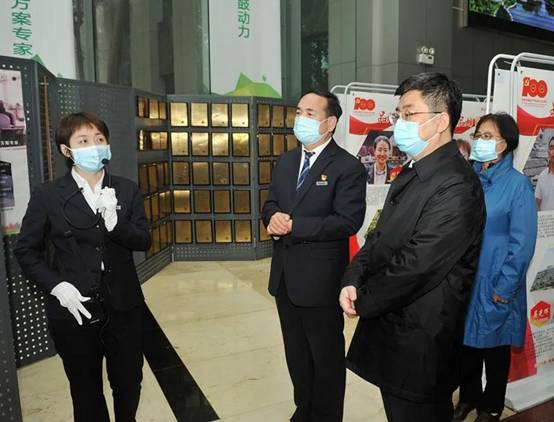 商务部服务业务司司长陈春江一行来yl23411永利调查调研